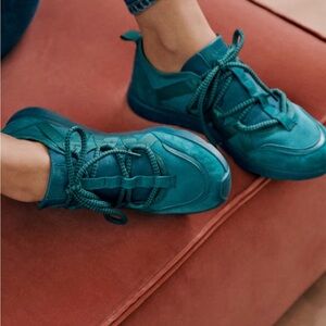 Sezane Sama Sneakers